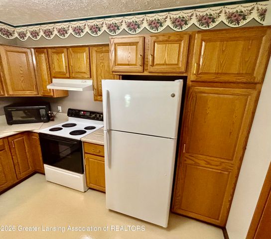 112 Wedgewood Drive, Charlotte, MI 48813