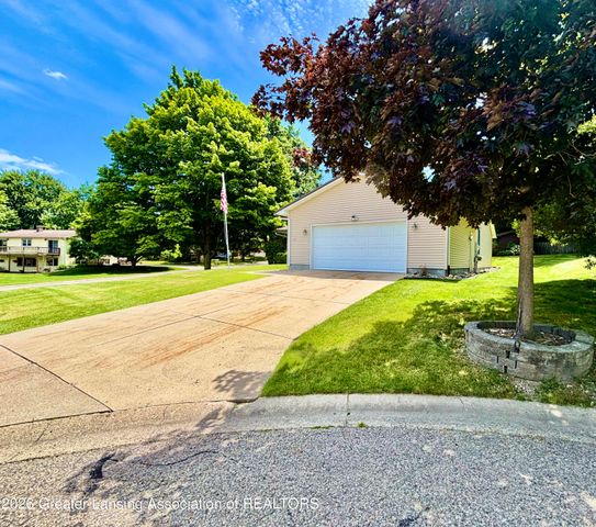 112 Wedgewood Drive, Charlotte, MI 48813