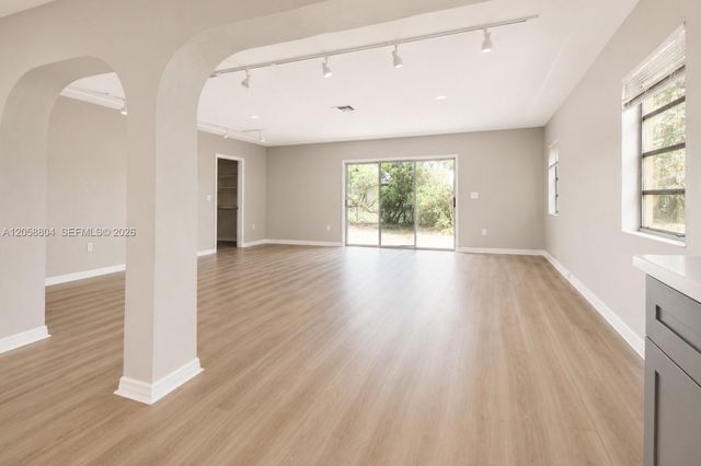 948 NW 9th Court, Homestead, FL 33030