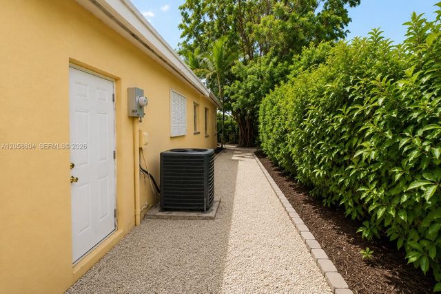 948 NW 9th Court, Homestead, FL 33030