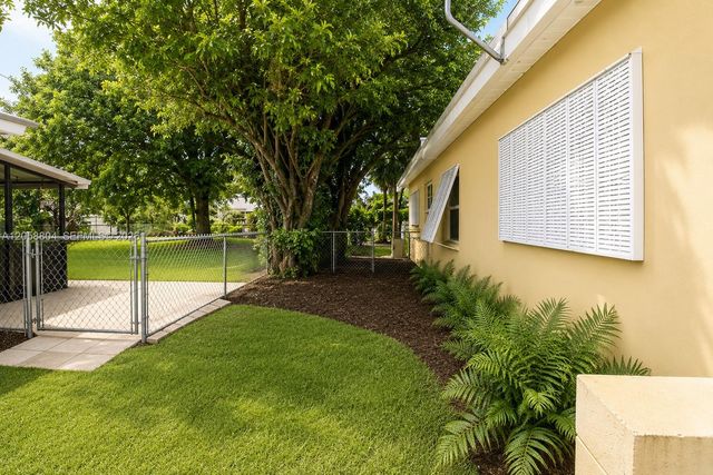 948 NW 9th Court, Homestead, FL 33030