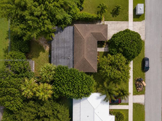 948 NW 9th Court, Homestead, FL 33030