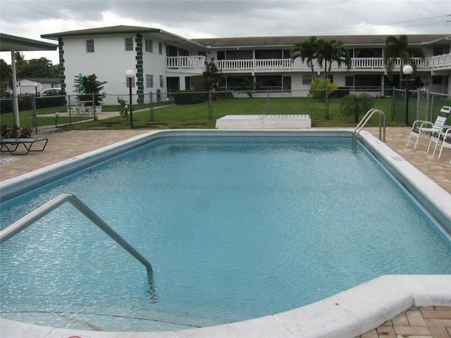 1621 NW 46th Avenue 101, Lauderhill, FL 33313