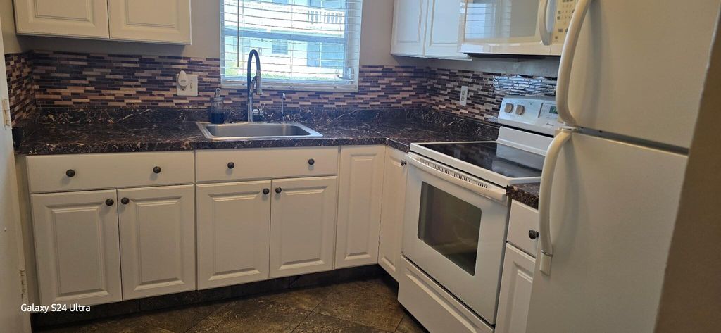 1621 NW 46th Avenue 101, Lauderhill, FL 33313