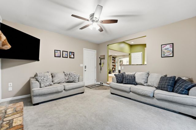 8258 Hemingway Avenue S, Cottage Grove, MN 55016