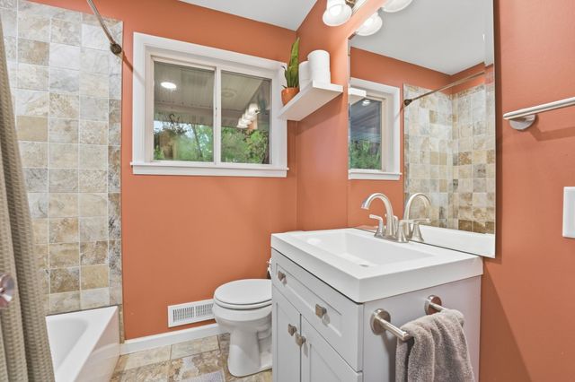 8258 Hemingway Avenue S, Cottage Grove, MN 55016