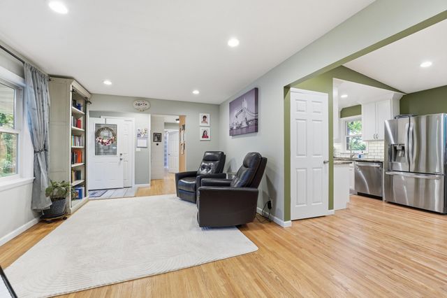 8258 Hemingway Avenue S, Cottage Grove, MN 55016