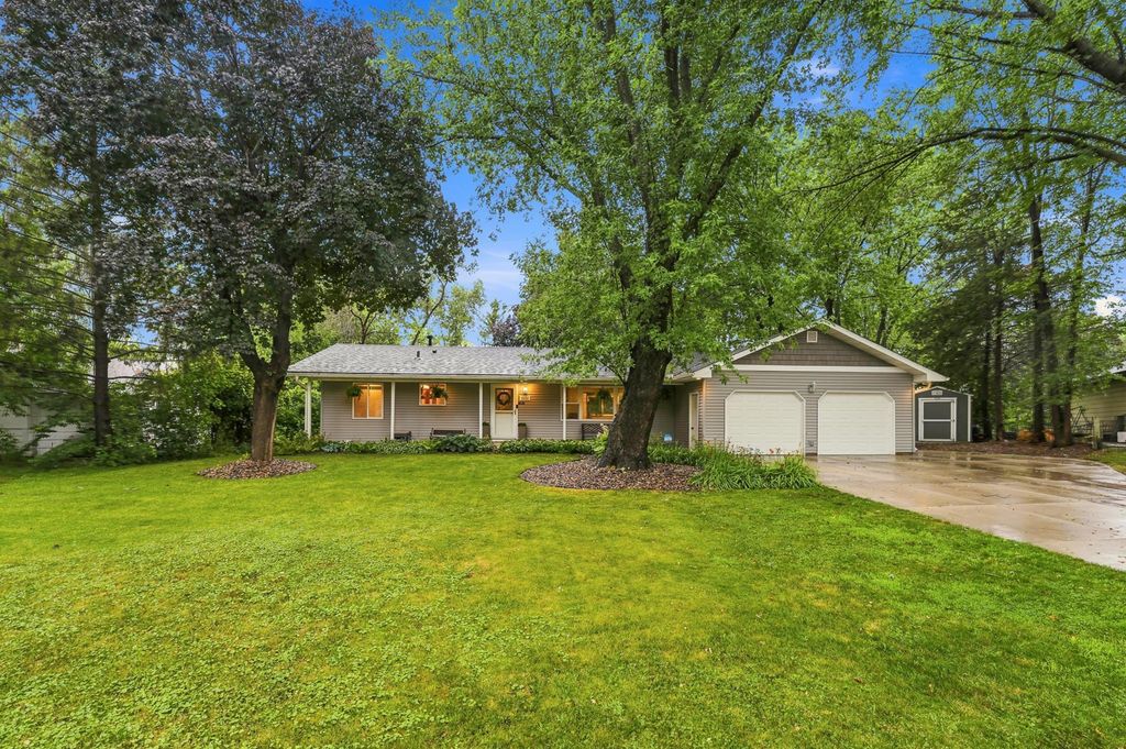 8258 Hemingway Avenue S, Cottage Grove, MN 55016