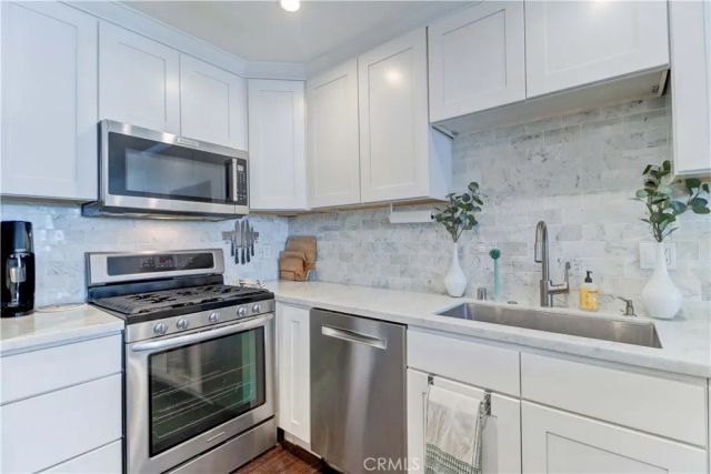 1048 Cabrillo Park Drive A, Santa Ana, CA 92701