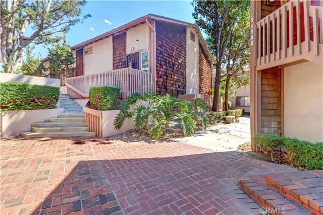 1048 Cabrillo Park Drive A, Santa Ana, CA 92701