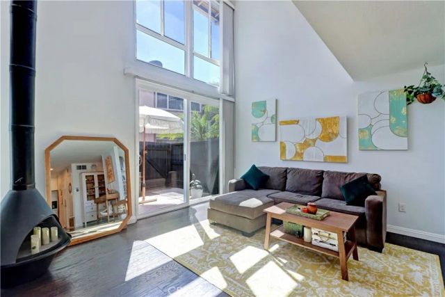 1048 Cabrillo Park Drive A, Santa Ana, CA 92701