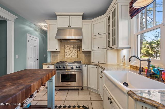 8120 Mason Ridge Lane, Wilmington, NC 28409