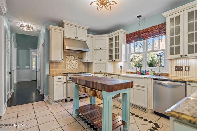 8120 Mason Ridge Lane, Wilmington, NC 28409