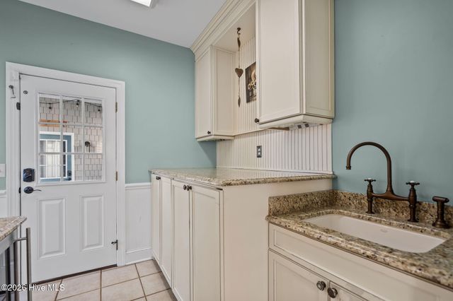 8120 Mason Ridge Lane, Wilmington, NC 28409