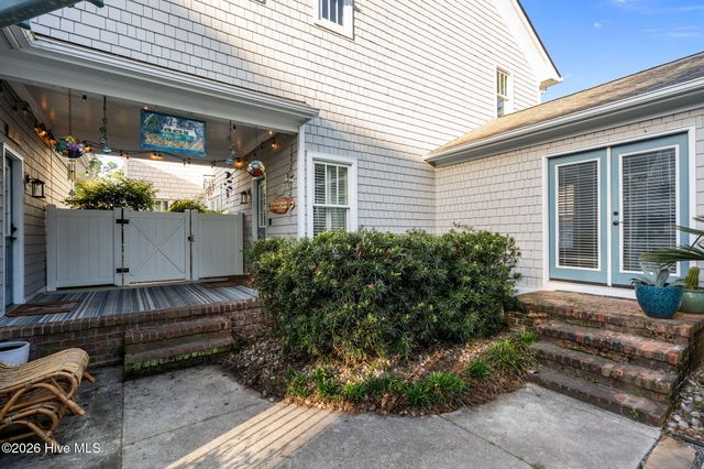 8120 Mason Ridge Lane, Wilmington, NC 28409
