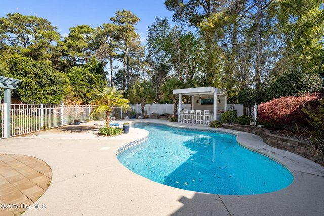 8120 Mason Ridge Lane, Wilmington, NC 28409