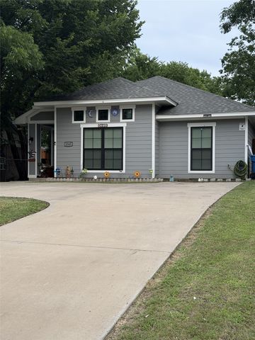 1305 E 6th Avenue, Corsicana, TX 75110