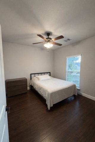 1305 E 6th Avenue, Corsicana, TX 75110