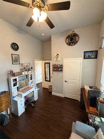 1305 E 6th Avenue, Corsicana, TX 75110