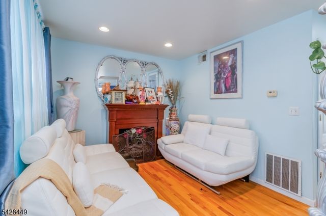 1633 Grier Ave, Linden City, NJ 07036