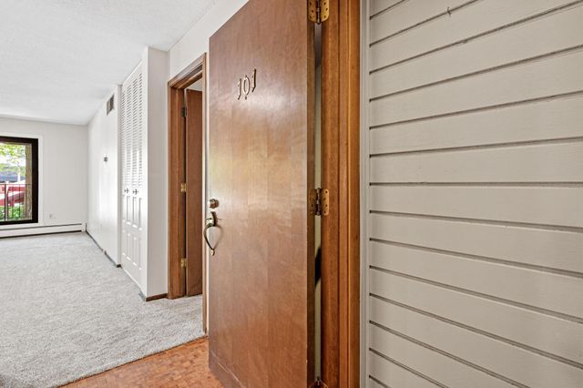 7500 Cahill Road 101C, Edina, MN 55439