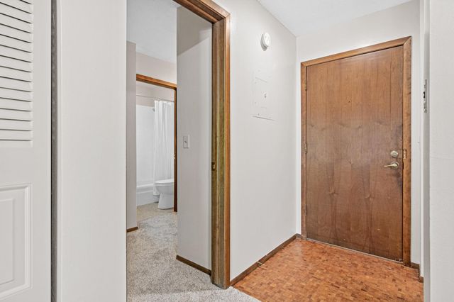 7500 Cahill Road 101C, Edina, MN 55439