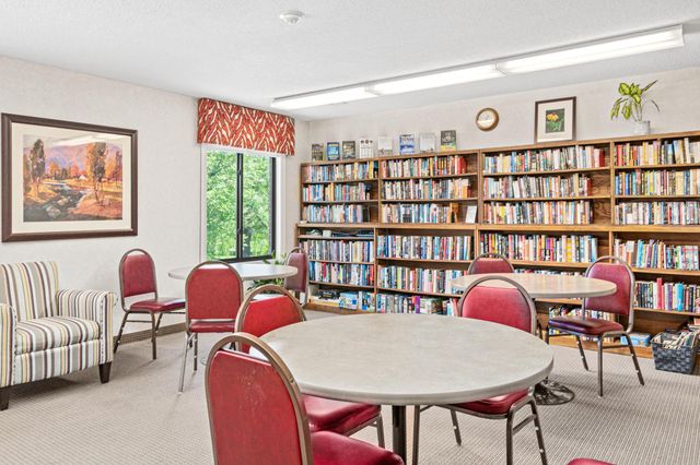 7500 Cahill Road 101C, Edina, MN 55439