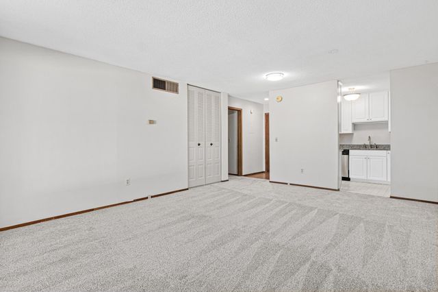 7500 Cahill Road 101C, Edina, MN 55439