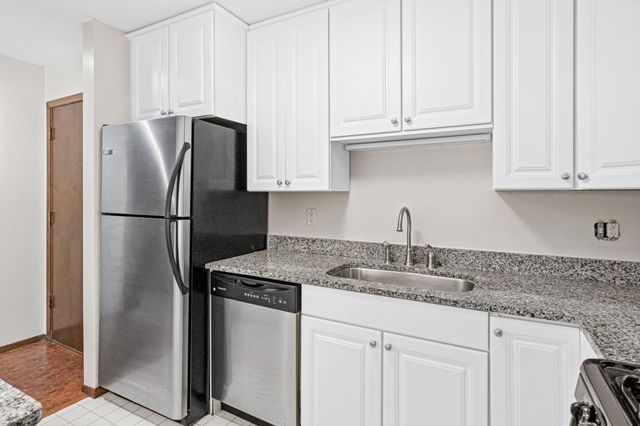 7500 Cahill Road 101C, Edina, MN 55439
