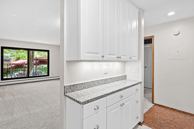 7500 Cahill Road 101C, Edina, MN 55439