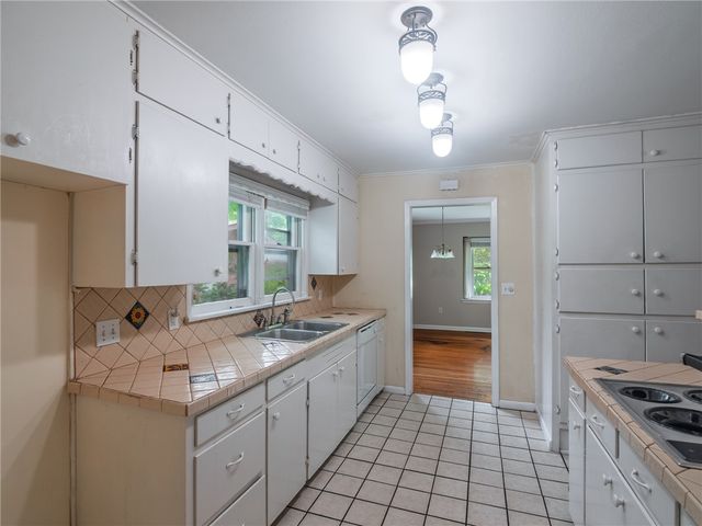 1917 Woodland Avenue, Fayetteville, AR 72703