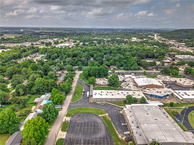 1917 Woodland Avenue, Fayetteville, AR 72703