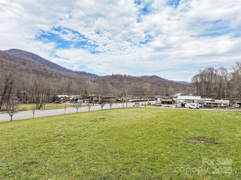 000 Soco Road 2, Maggie Valley, NC 28751