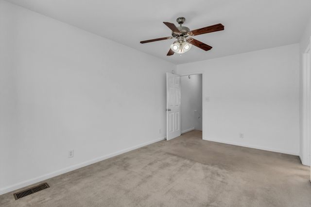 68 John Sevier Ave, Clarksville, TN 37040