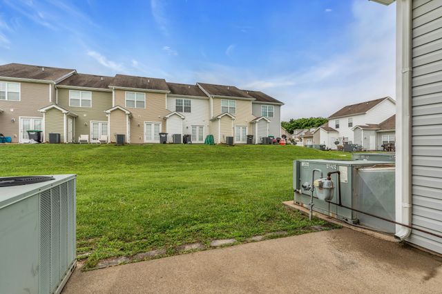 68 John Sevier Ave, Clarksville, TN 37040