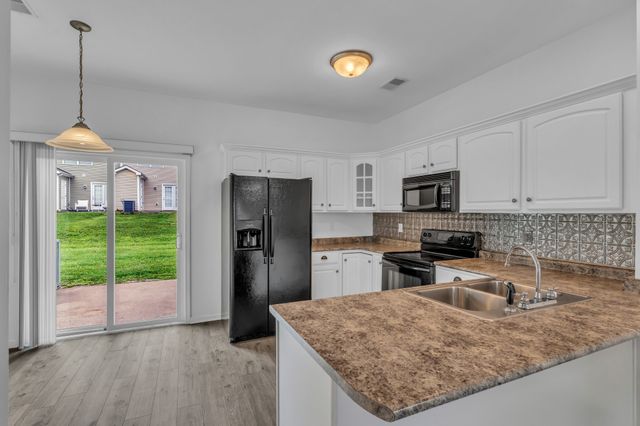 68 John Sevier Ave, Clarksville, TN 37040