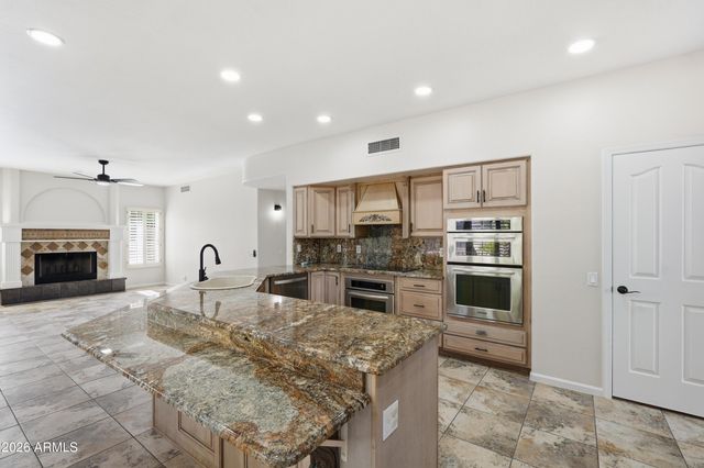 2232 E TAHITIAN Way, Gilbert, AZ 85234