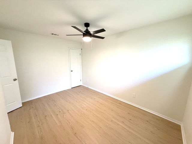 1401 Arvel, Azle, TX 76020