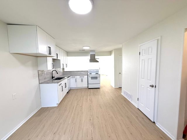 1401 Arvel, Azle, TX 76020