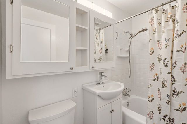 5708 N Milton St, Spokane, WA 99205