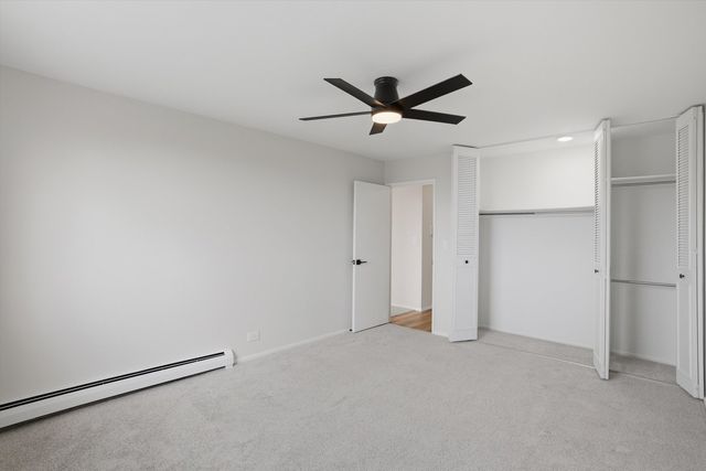 1880 Bonnie Lane 412, Hoffman Estates, IL 60169