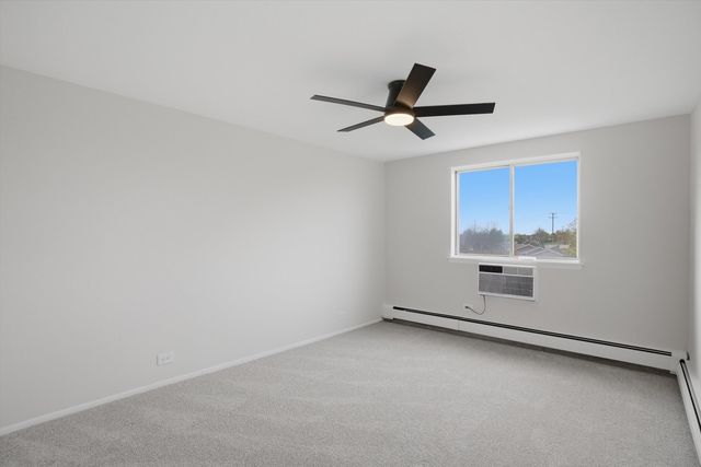 1880 Bonnie Lane 412, Hoffman Estates, IL 60169