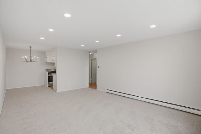1880 Bonnie Lane 412, Hoffman Estates, IL 60169