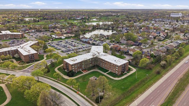 1880 Bonnie Lane 412, Hoffman Estates, IL 60169