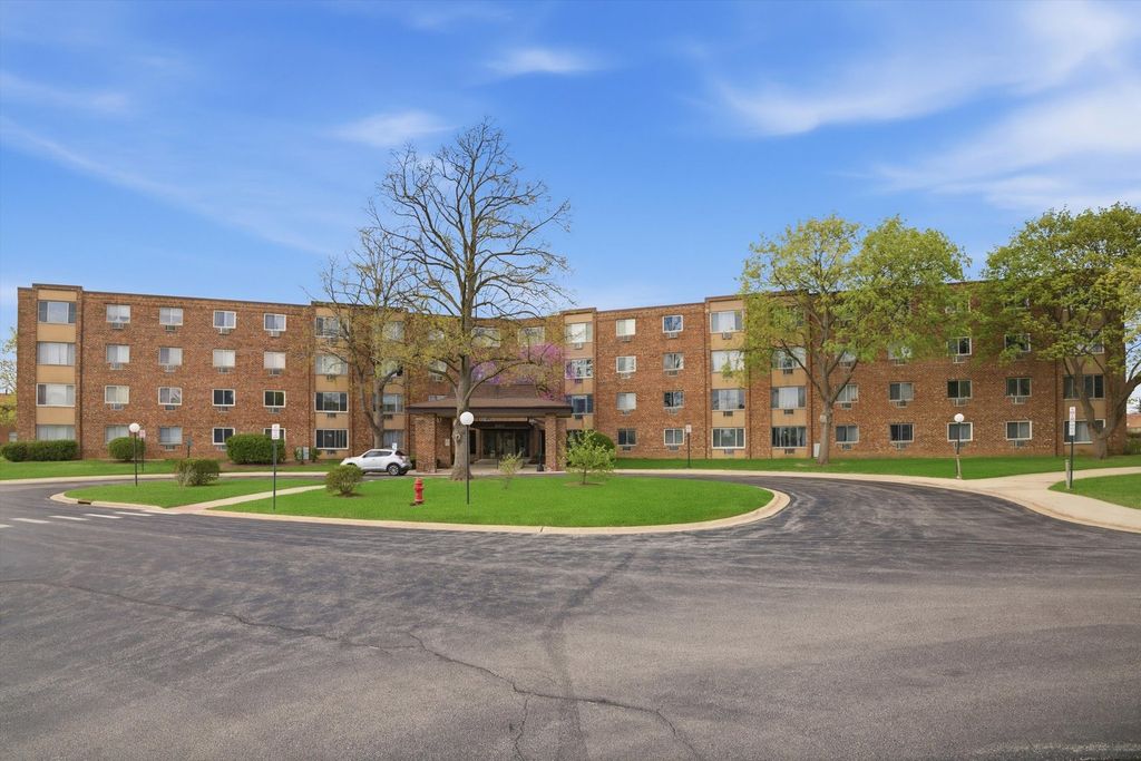 1880 Bonnie Lane 412, Hoffman Estates, IL 60169