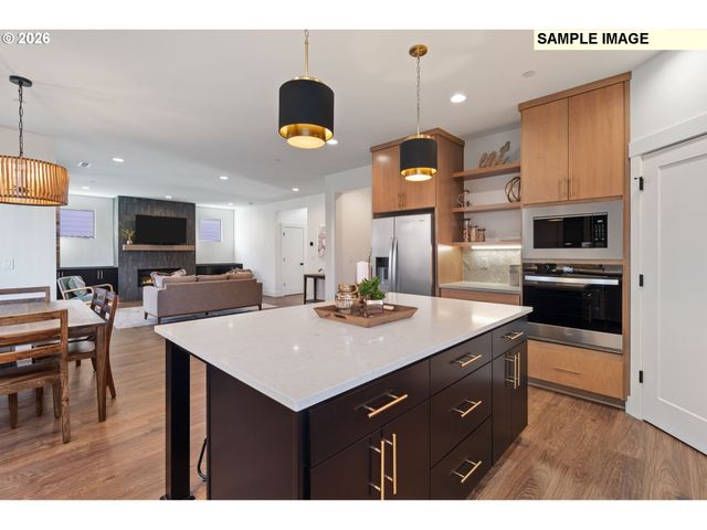 2341 E FOXTROT St, La Center, WA 98629