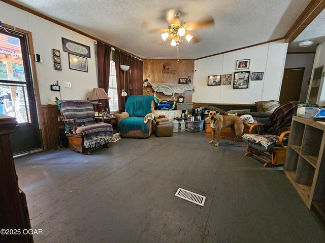 10553 Ridgeway Circle, Granby, MO 64844