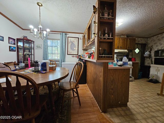 10553 Ridgeway Circle, Granby, MO 64844