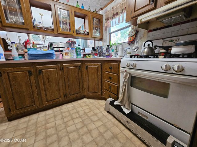 10553 Ridgeway Circle, Granby, MO 64844