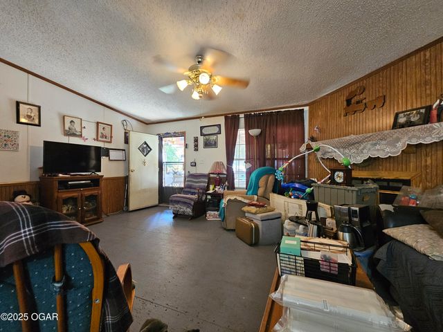 10553 Ridgeway Circle, Granby, MO 64844